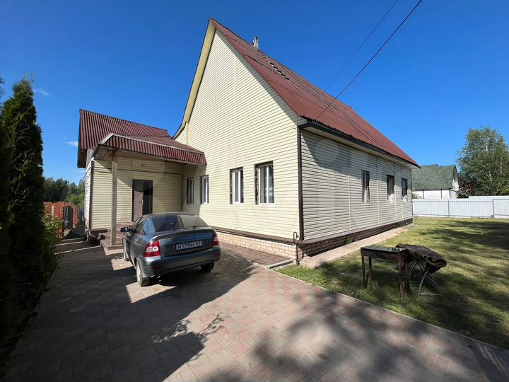 Дом 177,9 м² на участке 10,5 сот.