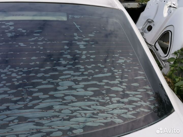 Стекло крышки багажника Skoda Octavia A5