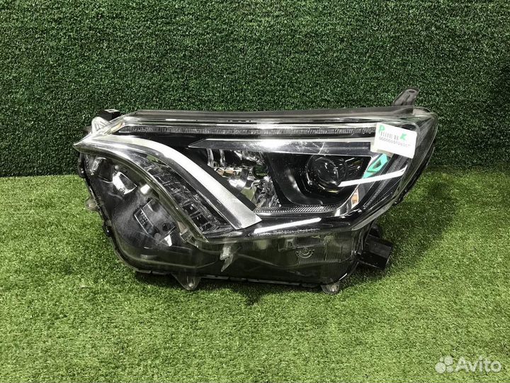 Фара левая Toyota RAV4