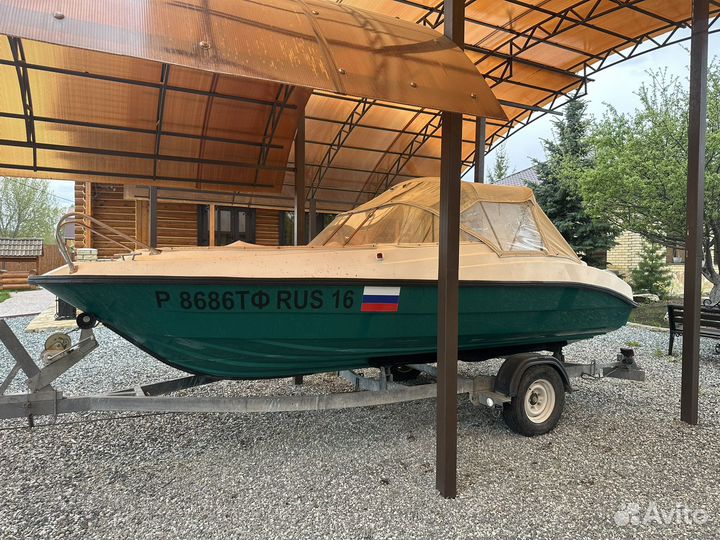 Катер с прицепом