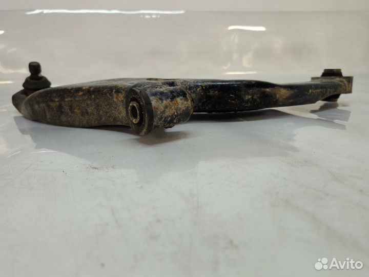 Рычаг подвески нижний передний правый Mazda