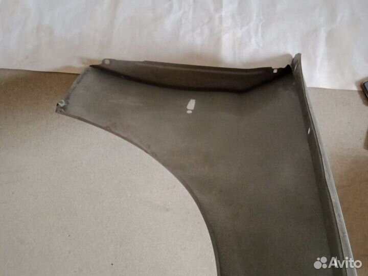 Крыло переднее левое на бмв Е-90