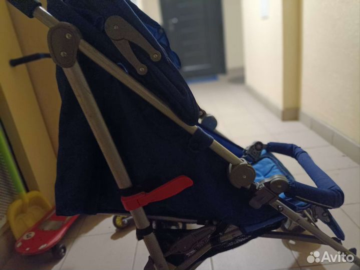 Прогулочная коляска трость