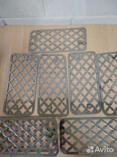 Вставки в решётку радиатора Jeep Grand Cherokee