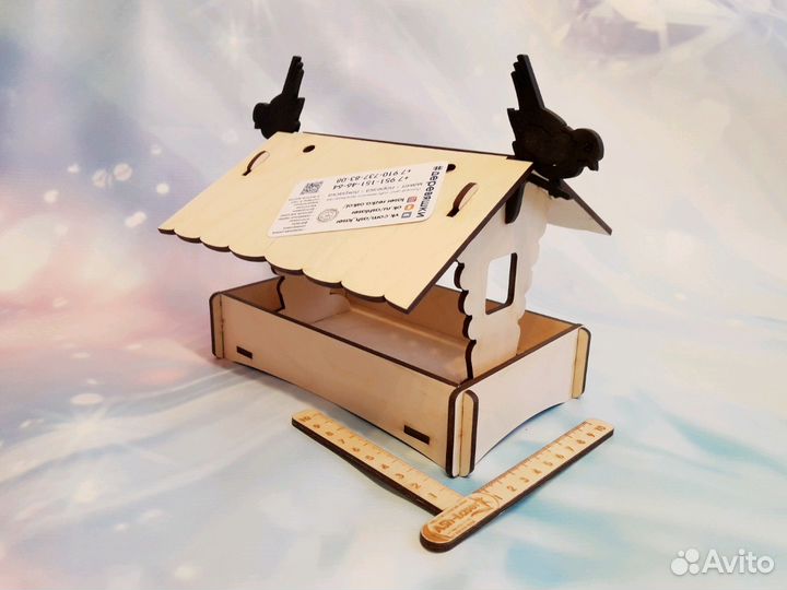 Кормушки и скворечник для птиц