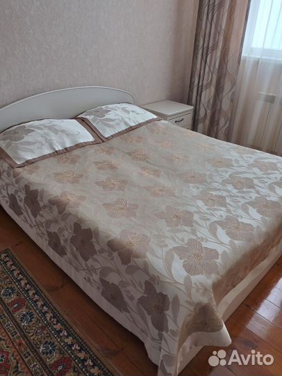 Кровать двухспальная с матрасом бу 160 200