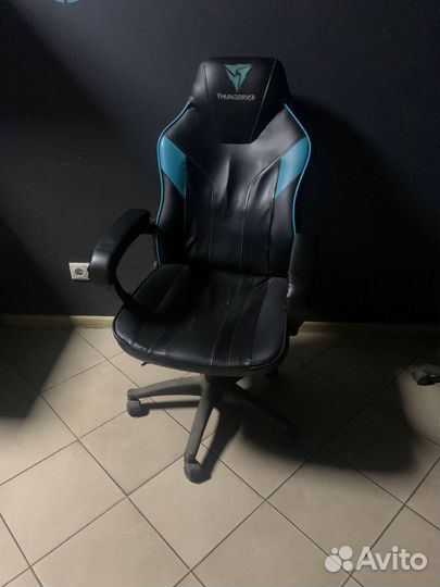 Игровое кресло thunderx3