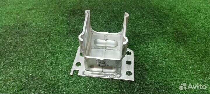 Кронштейн усилителя переднего бампера Audi Audi A