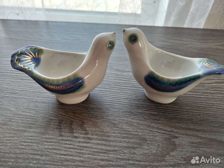 Фигурка птичка фарфоровые