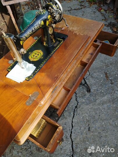 Швейная машинка zinger