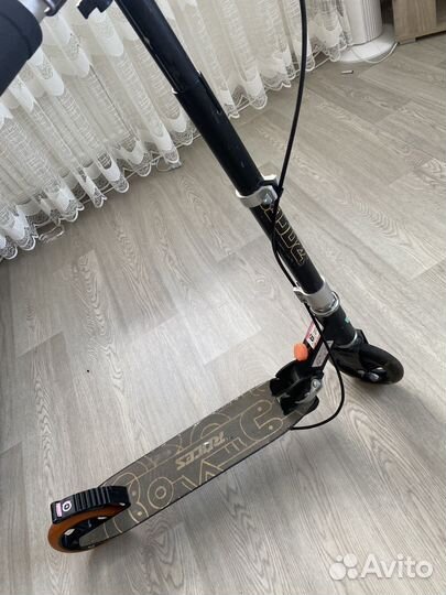 Самокат детский двухколесный с ручным тормозом