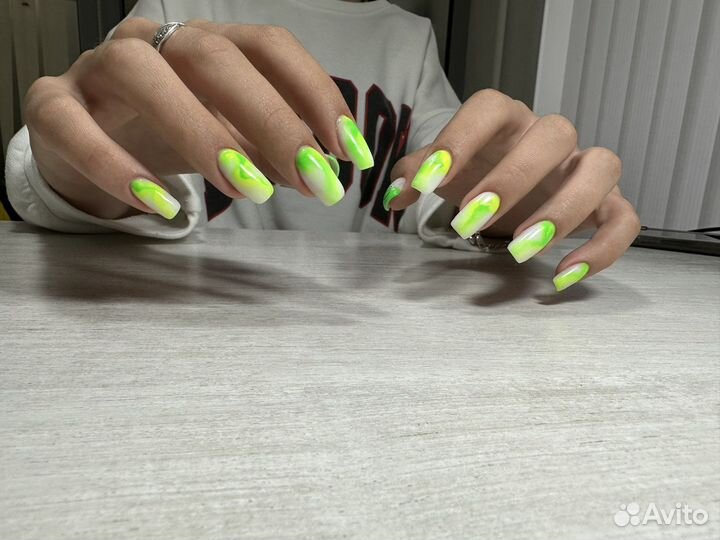 Маникюр, педикюр