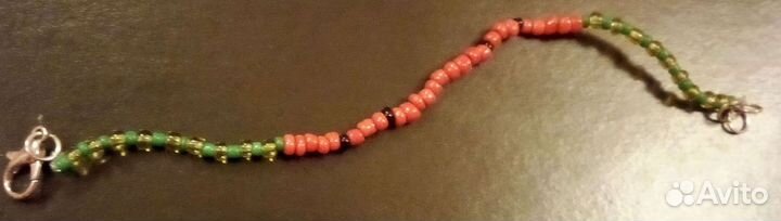 Летний браслет из бисера