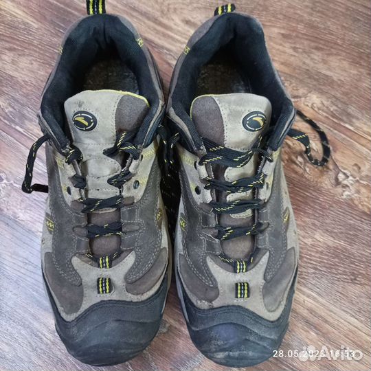 Трекинговые ботинки 44
