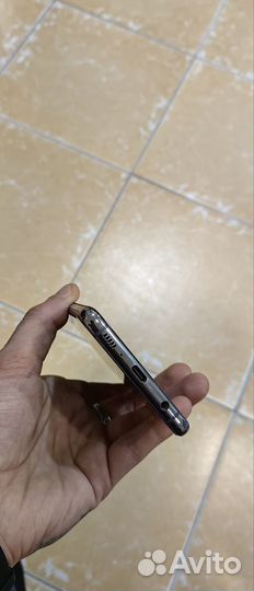 Samsung Galaxy S10+, 8/128 ГБ