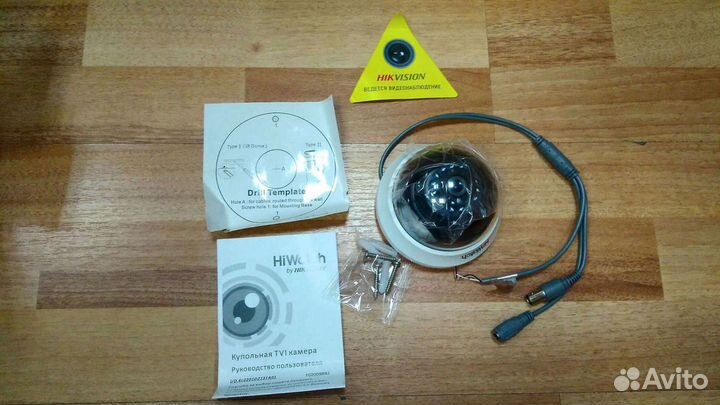 Камеры видеонаблюдения и кронштейны от Hiwatch