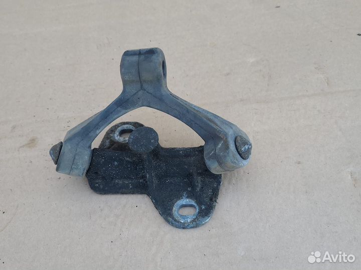Кронштейн глушителя Audi A4 B6 2000-2005