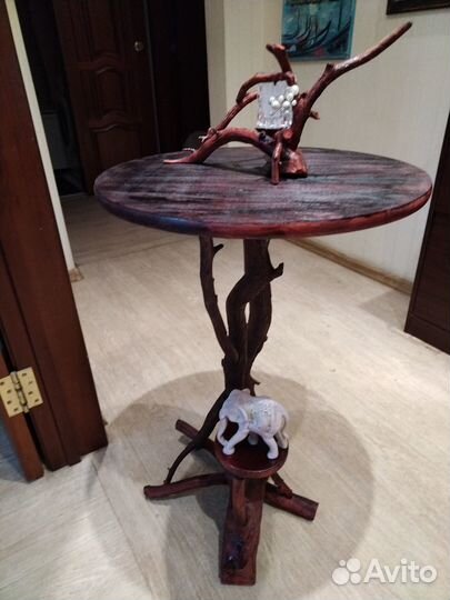 Декоративный стол