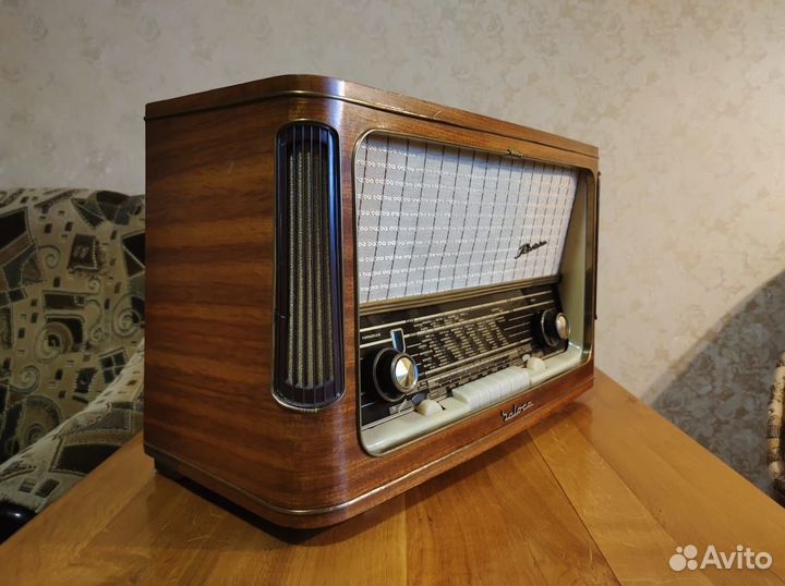 Ламповый радиоприемник Salora-Riviera