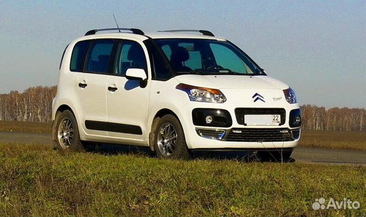 Лобовое стекло на Citroen C3 Picasso 09-17г