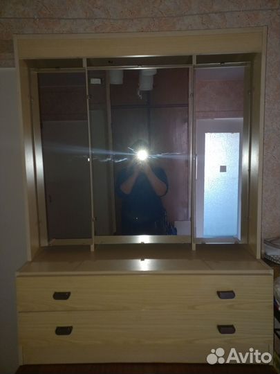 Трюмо с зеркалом бу