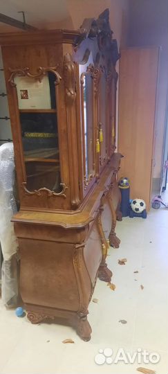 Антикварный буфет модерн