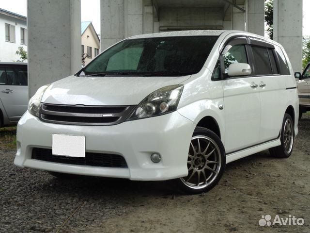 Toyota Isis 1.8 CVT, 2010, 86 000 км с пробегом, цена 1130000 руб.