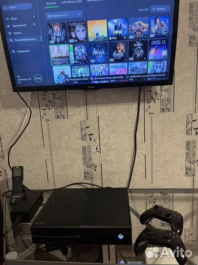 Xbox One 500 gb 2 геймпада+Игры