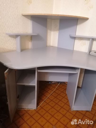 Продам компьютерный стол