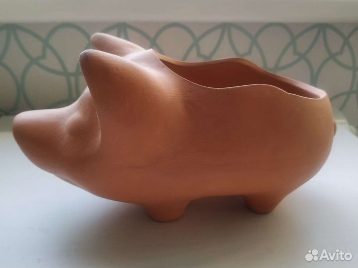 Глиняное кашпо для мелких растений