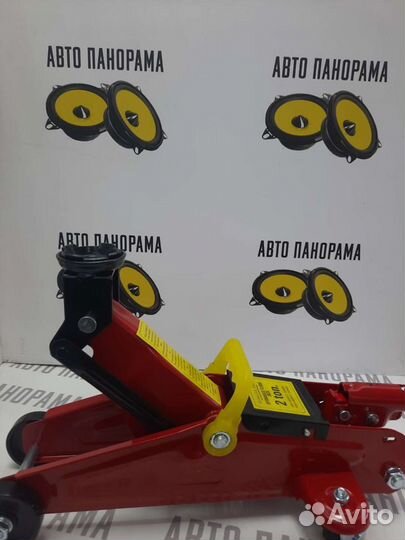 Домкрат подкатной 2 т