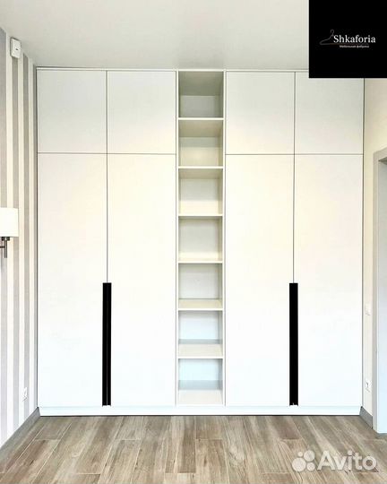 Шкаф с зеркалом