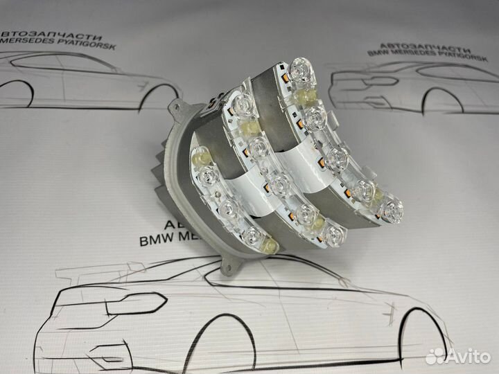 Правый поворотник передней фары BMW E90 новый