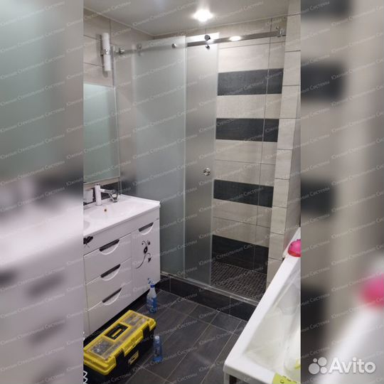 Душевое стеклянное ограждение на заказ