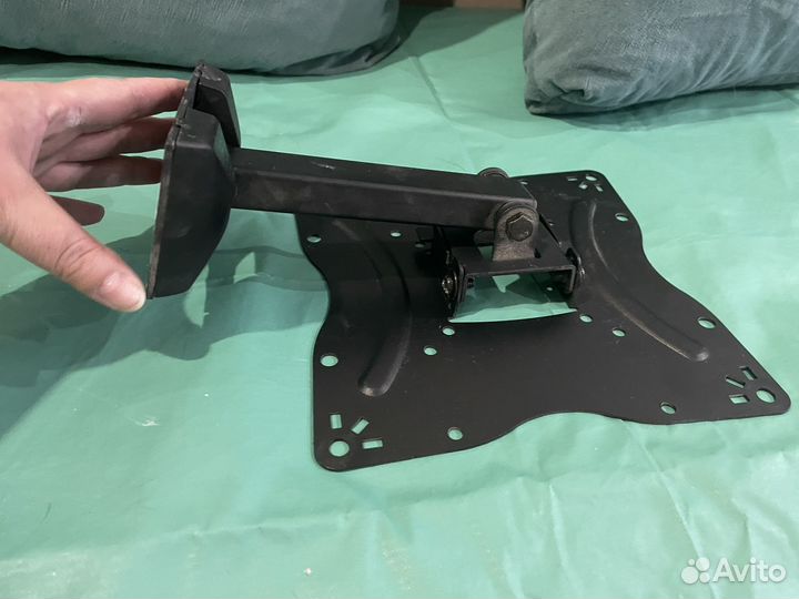 Кронштейн для телевизора наклонно поворотный