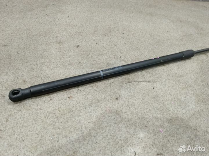 Газовый упор капота для Volkswagen Passat CC