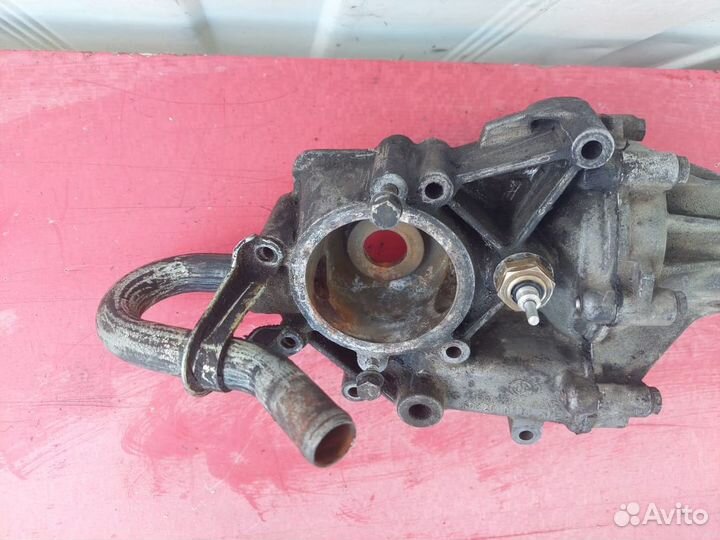 Водяной насос Mercedes-Benz W124
