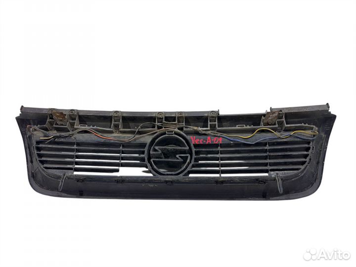 Решетка радиатора Opel Vectra A