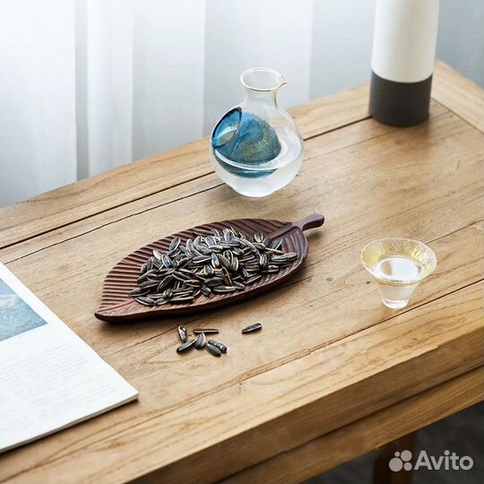 Поднос из цельного дерева акации