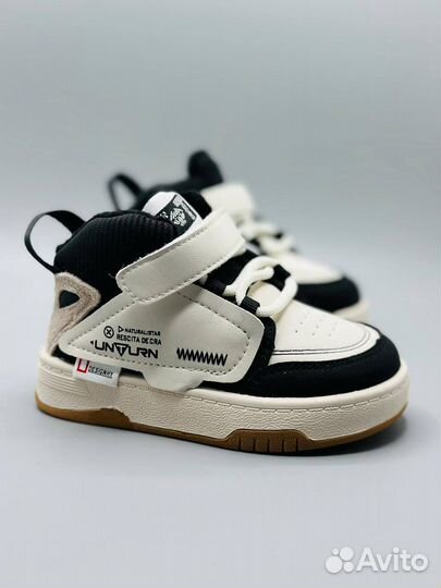 Детские кроссовки с липучкой Buba East