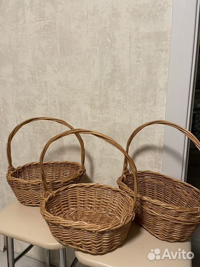 Корзина плетеная из лозы ивы маленькая