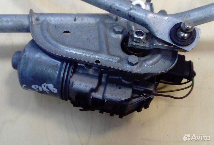 Мотор стеклоочистителя на VW passat B5+