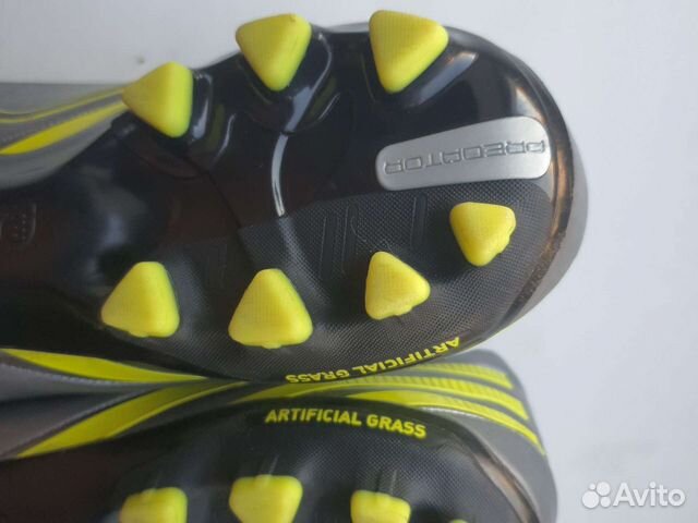 Футбольные бутсы adidas predator