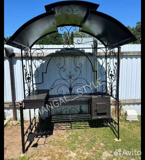 Мангал с крышей