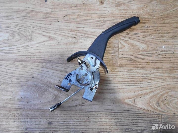 Рычаг стояночного тормоза Mitsubishi Carisma (DA)