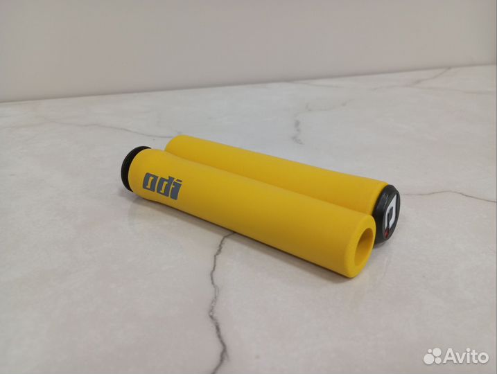 Грипсы для велосипеда odi