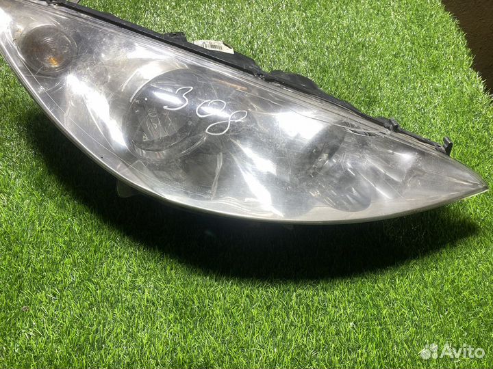 Фара правая Peugeot 308 1 Т7