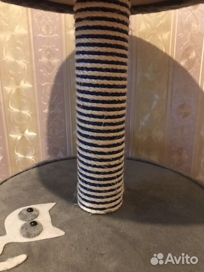 Дом-когтеточка для кошек с лежанкой