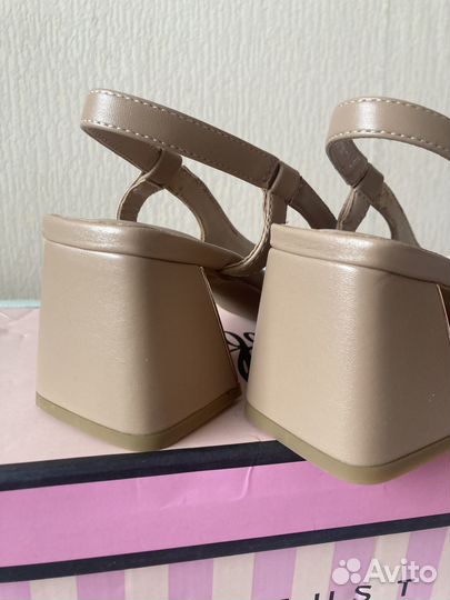 Туфли женские 38 размер бежевые