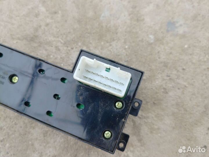 Блок управления стеклоподъемниками Hyundai i30